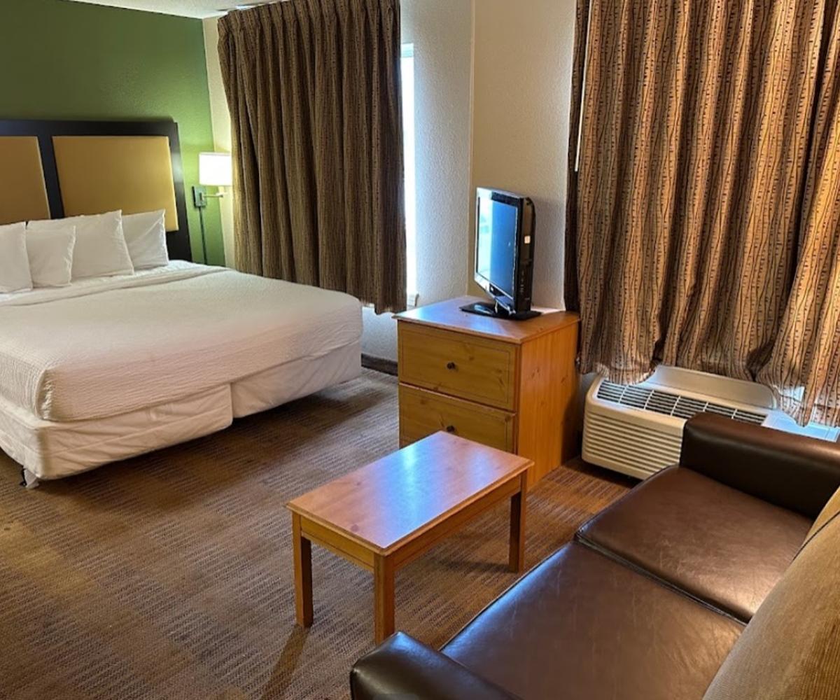 Red Roof Hotel 2*